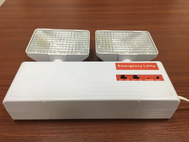 Luz de emergencia de seguridad de cabezas gemelas recargables LED