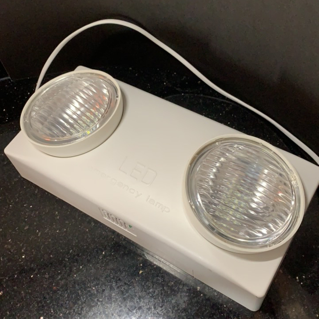 Luz LED de Emergencia Recargable Mantenida o No Mantenida 2X3w 3horas