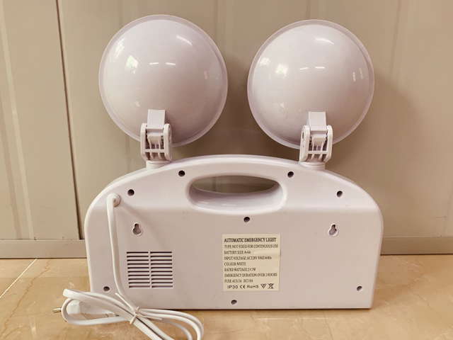 Luz LED de emergencia Twin Spot con batería recargable