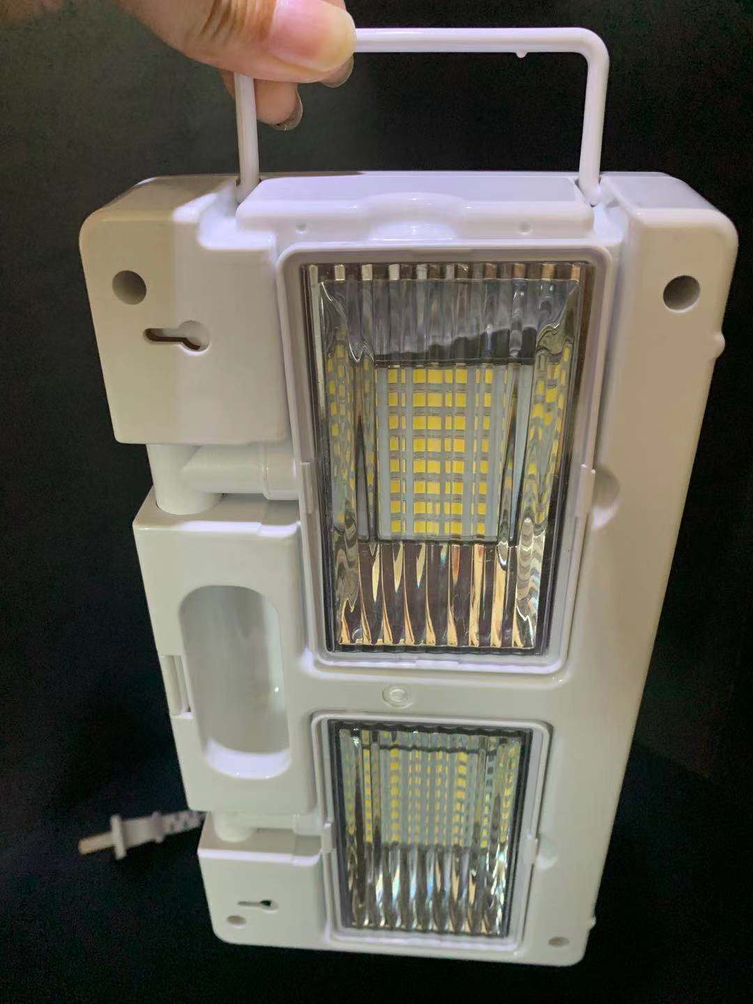 Lámpara de emergencia de encendido y apagado multifuncional plegable recargable LED