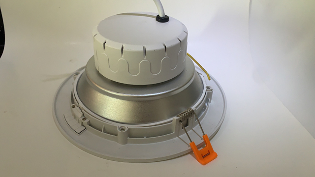 Downlight LED de emergencia con batería recargable mantenida