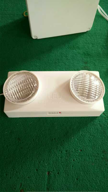 Luz LED de Emergencia Recargable Mantenida o No Mantenida 2X3w 3horas